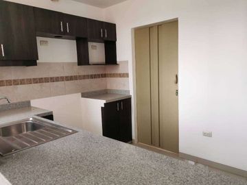 Venta de departamento en La Romareda, ave Narcisa de Jesús, planta baja.