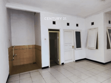 Rumah Strategis Harapan Indah Bekasi LT 144m Siap Huni