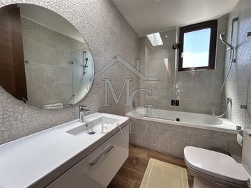 Casa en venta de 5 dorm. en Hacienda de chocureo Colina