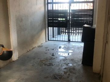 Venta de Casa Multifuncional en Olivos.