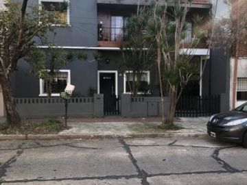 Venta de Casa Multifuncional en Olivos.