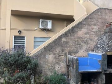 Venta de Casa Multifuncional en Olivos.