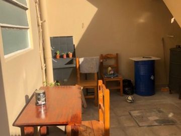 Venta de Casa Multifuncional en Olivos.