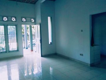 Rumah di Beji, 2.5Lt, Minimalis dlm Prmhn di Tanah Baru
