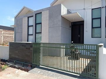 Rumah cantik rasa villa sejuk asri di Cikalang Cileunyi dkt GA TOL