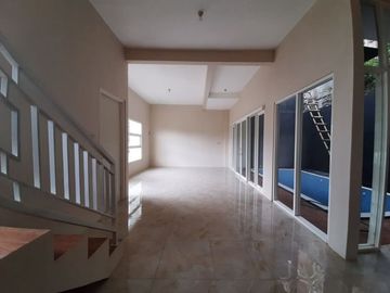 Rumah Berkonsep Villa di Kota Batu View Gunung Arjuna | 0