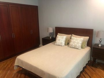 1BR Condo For Rent/Lease 1 Bedroom in Amorsolo Tower Rockwell Makati City