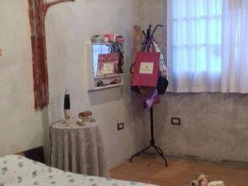 Chalet ubicado a 300 metros de Av. Hipólito Yrigoyen