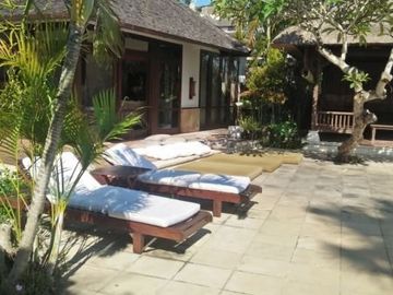 DIJUAL MURAH VILLA CANTIK, 4 KAMAR LOKASI DEKAT TOL BALI MANDARA