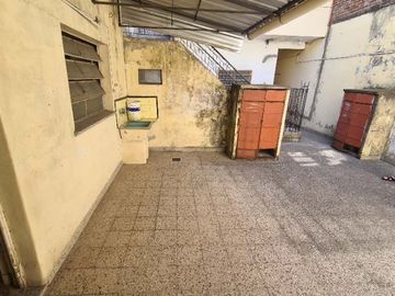 Casa para 2 Familias en venta en Monte Chingolo
