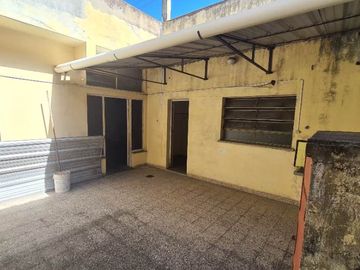 Casa para 2 Familias en venta en Monte Chingolo