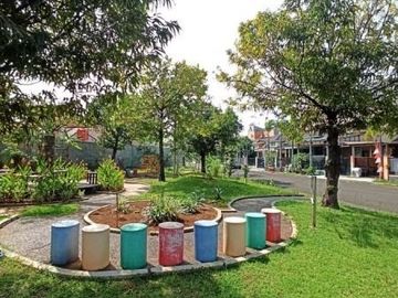 Rumah Hoek Dekat Taman di Cluster Aralia Harapan Indah Bekasi