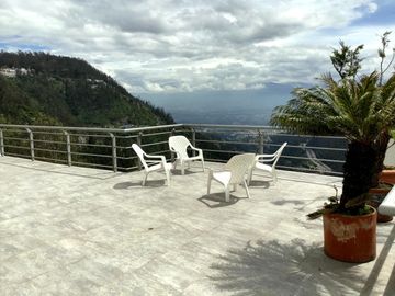 VENTA SUITE GRANDE - González Suárez   Vista panorámica al Valle de Tumbaco