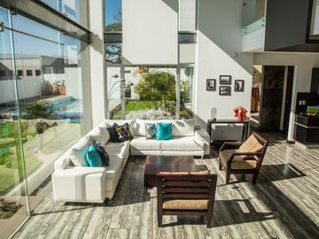 Se Vende Casa en Zona Rural y en la Montaña en Cumbayá - Quito