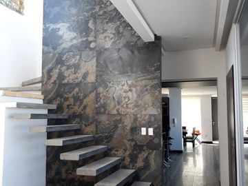 Se Vende Casa en Zona Rural y en la Montaña en Cumbayá - Quito