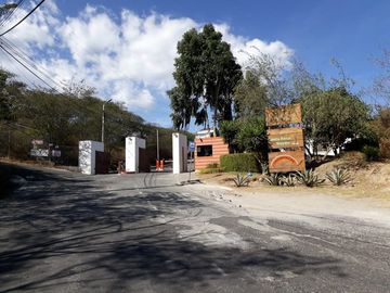 Se Vende Casa en Zona Rural y en la Montaña en Cumbayá - Quito