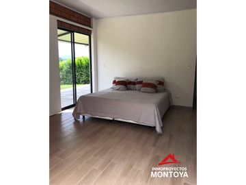 Casa campestre en condominio, sector La Palmilla, vía Alcalá