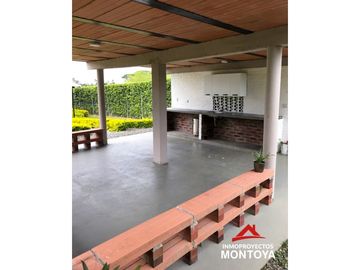 Casa campestre en condominio, sector La Palmilla, vía Alcalá