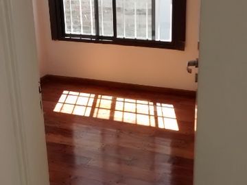 Casa PH en venta en Lanus Oeste