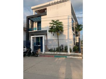 SE VENDE CASA DE TRES PISOS EN EL MUNICIPIO DE TOLÚ - SUCRE
