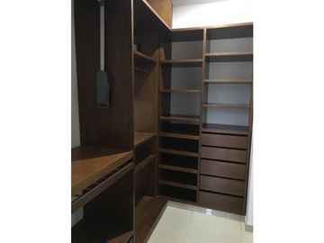 SE VENDE CASA DE TRES PISOS EN EL MUNICIPIO DE TOLÚ - SUCRE