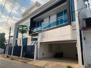 SE VENDE CASA DE TRES PISOS EN EL MUNICIPIO DE TOLÚ - SUCRE