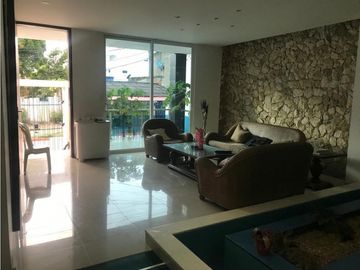 SE VENDE CASA DE TRES PISOS EN EL MUNICIPIO DE TOLÚ - SUCRE