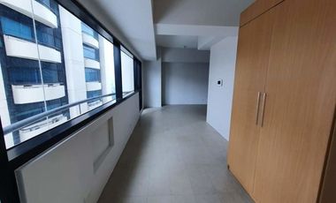 CONDO AT THE BACK OF MEGAMALL BETWEEN ADB & THE PODIUM