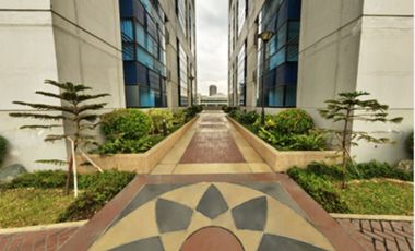 CONDO AT THE BACK OF MEGAMALL BETWEEN ADB & THE PODIUM