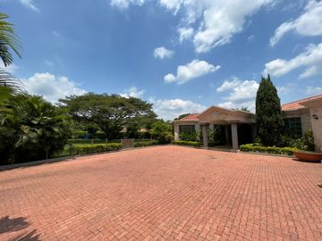 casa en venta en la morada. Cod V16787