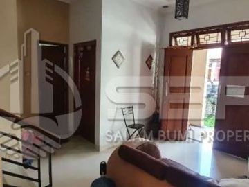 Rumah Dijual Jogja Cantik strategis 2lt Perum jl kaliurang km 6 dkt UGM,jl Sulawesi