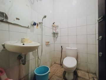 DIJUAL RUMAH DILENGKAPI GAZEBO DI LANTAI 2