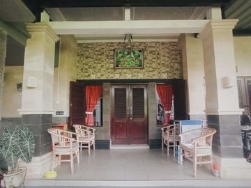 DIJUAL RUMAH DILENGKAPI GAZEBO DI LANTAI 2