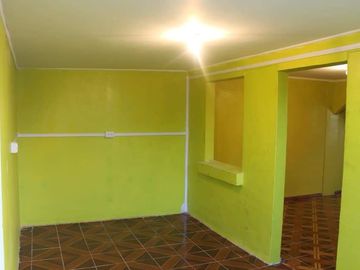 SE VENDE CASA CON EXCELENTE UBICACIÓN EN LA CIUDAD DE LONGAVÍ.