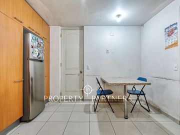 Venta de amplia casa con 4D 3B en 3 pisos, Peñalolén