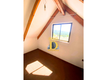 CASA EN VENTA EN CENTRO DE QUILPUÉ