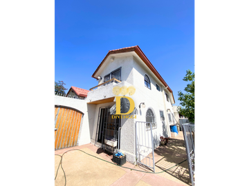 CASA EN VENTA EN CENTRO DE QUILPUÉ