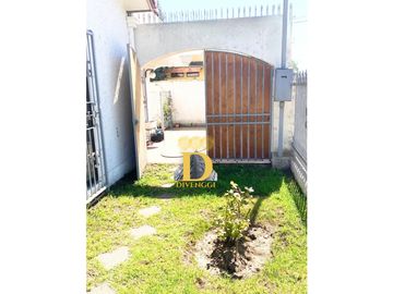 CASA EN VENTA EN CENTRO DE QUILPUÉ