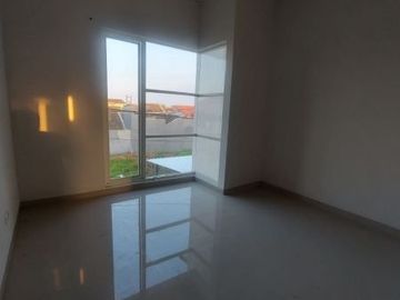 Rumah Ready Minimalis 2 lantai Perum Royal Paka