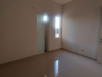 Rumah Ready Minimalis 2 lantai Perum Royal Paka
