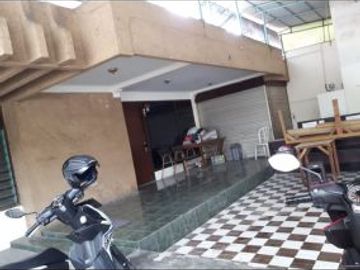DiJual Rumah Kost Aktif dkt Kampus UBAYA TengGilIS