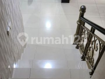 Dijual Rumah Pik 1 Garden House Rapi