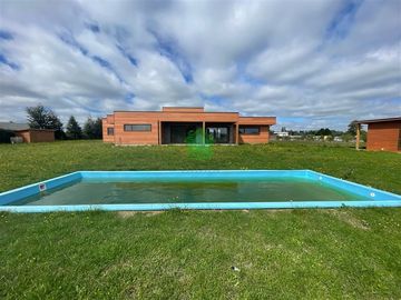 Parcela con casa en venta 3 dorm 3 baños en Osorno