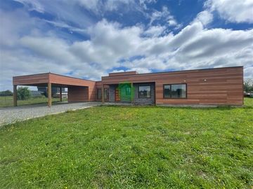 Parcela con casa en venta 3 dorm 3 baños en Osorno