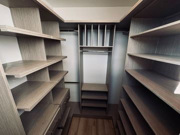 apartamento en arriendo en el poblado. Cod A71593