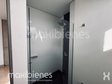 apartamento en arriendo en el poblado. Cod A71593