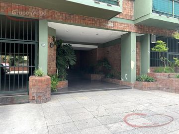 Excelente monoambiente con Balcon a cuadras del Parque Centenario