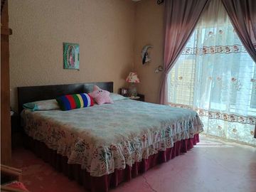 CASA EN VENTA EN ESQUINA CERCA DE FLORES MAGON CUERNAVACA