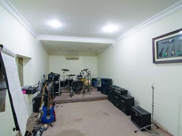 Dijual rumah Cantik Jl. Gaharu, Cipete, Jakarta selatan