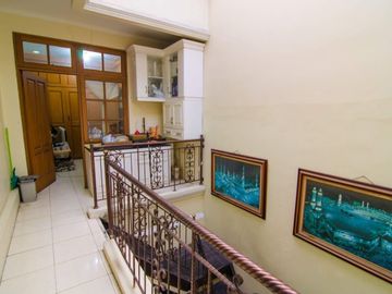 Dijual rumah Cantik Jl. Gaharu, Cipete, Jakarta selatan